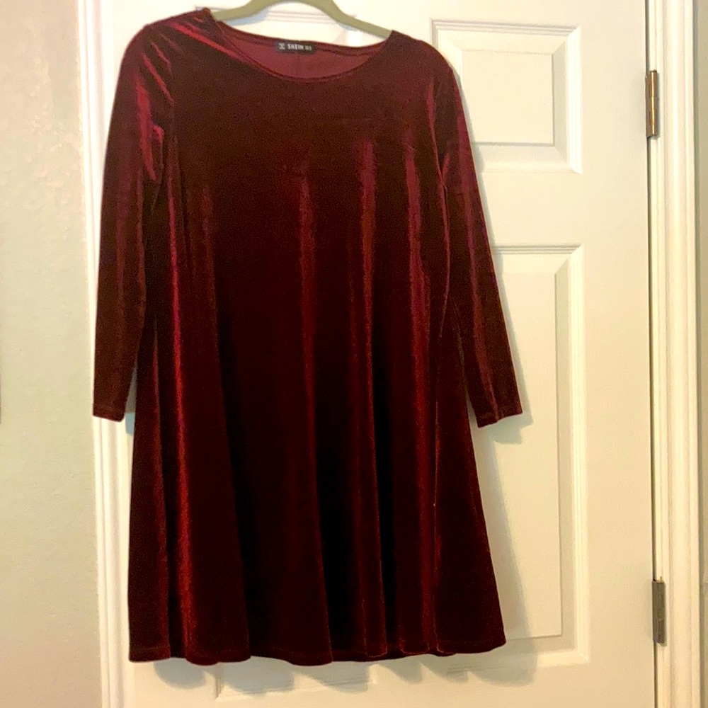 SHEIN Burgundy Velvet Swing Dress
